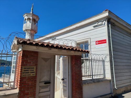 Üryanizade Ahmed Esad Efendi Camii